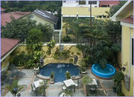 Swimming pool and jacuzzi at the Don Carlos Hotel in Costa Rica