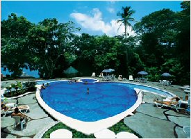 Swimming pool at Pachira Lodge in Totuguero