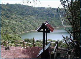 The Botos Lagoon is an old crater, walking distance from the Poas